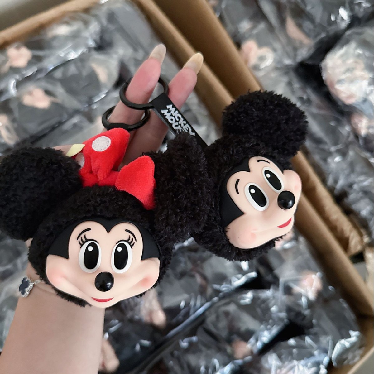 Porte-clés poupée en peluche M - Anime Merchandise Keychain avis et prix