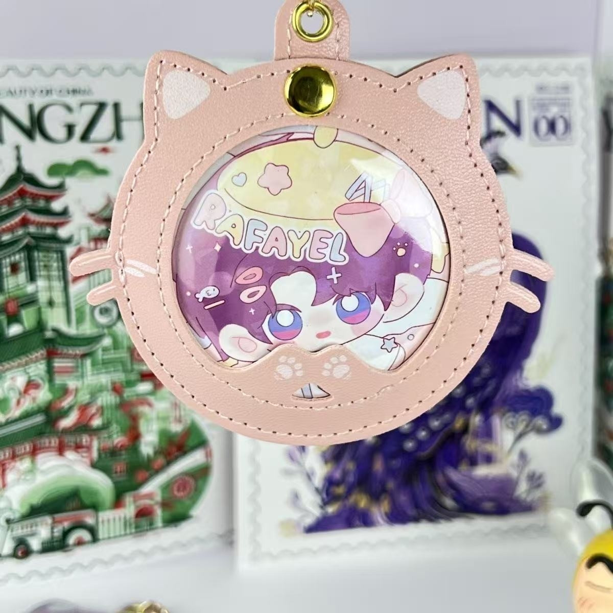 Support de badge en forme de c - Anime Merchandise China avis et prix
